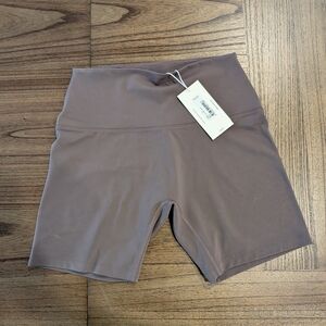 Lorna Jane Women's Taupe Bike Shorts